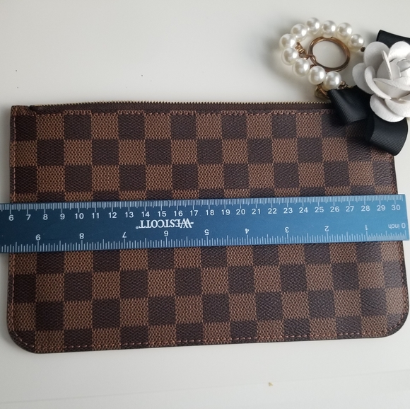 LOUIS VUITTON Neverfull Pouch GM Damier Ebene Print - Picture 8 of 16